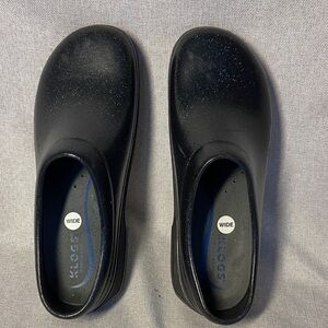 Klogs Black Wide Slip-On Clogs. Size 12